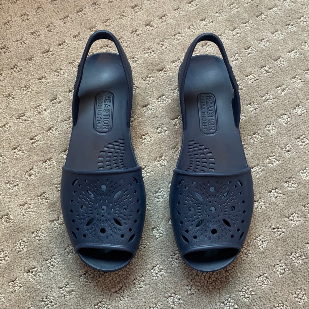 Kenneth Cole Reaction - Fine Eva Platform Wedge (sz. 7)